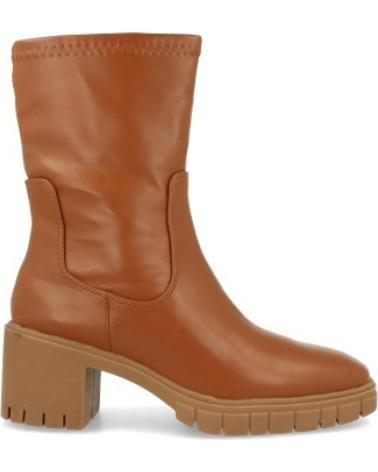 BOTAS DE PIEL CAMEL CON SUELA TRACK SPORT3PUNTO0 2DB-1539 PARA MUJER VARIOS COLORES