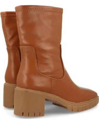 BOTAS DE PIEL CAMEL CON SUELA TRACK SPORT3PUNTO0 2DB-1539 PARA MUJER VARIOS COLORES
