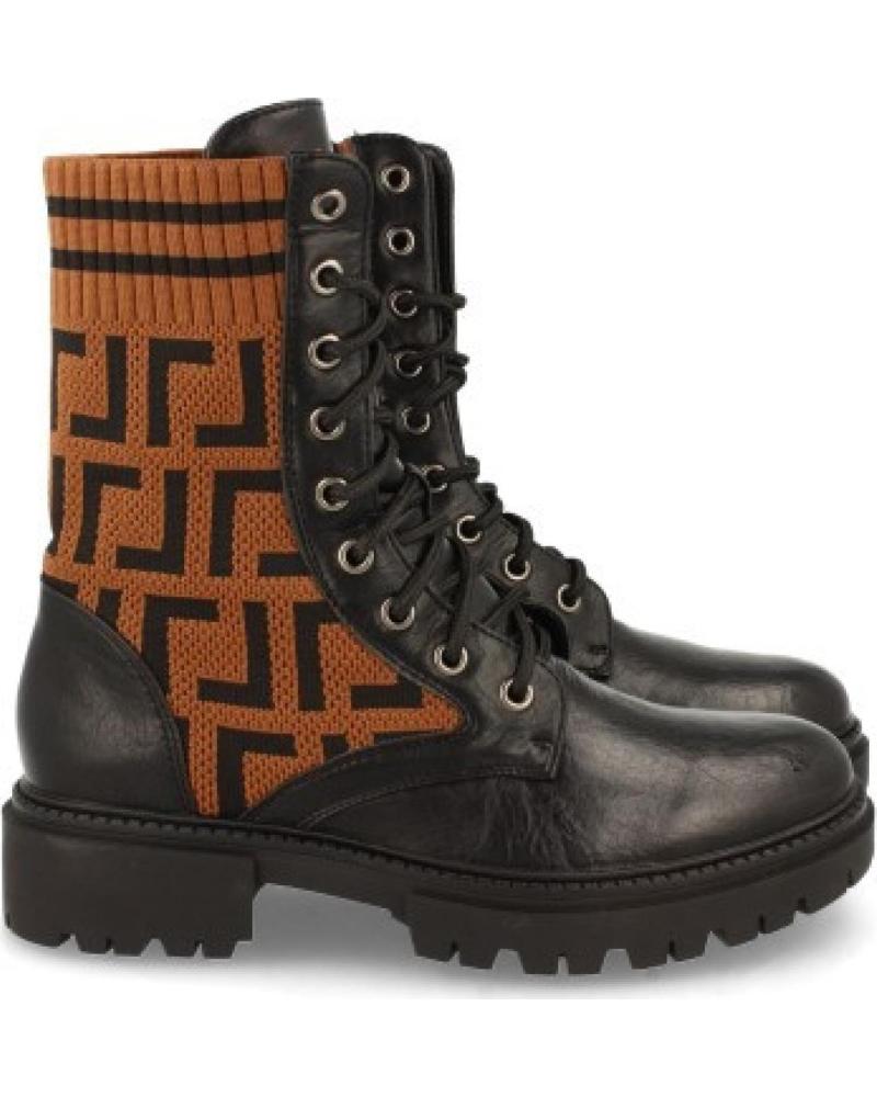 BOTAS SPORT3PUNTO0 1938A CON LOGO FF Y DETALLE TEJIDO VARIOS COLORES