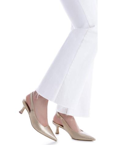 REFRESH SLINGBACK TACON BAJO MODELO 17507203 ORO ORO