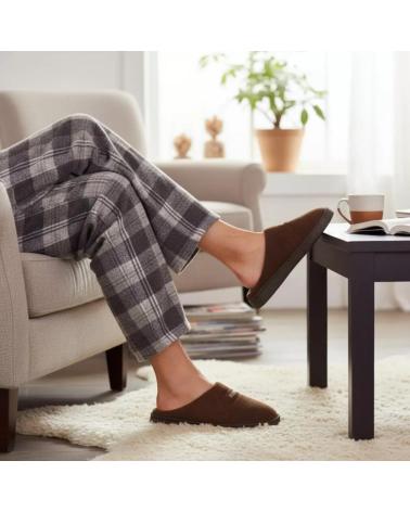 TIMBOS ZAPATILLA CASA DE HOMBRE COLOR CAFE 132404 NEGRO