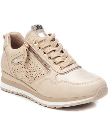 XTI 044320 ZAPATILLA CASUAL MUJER CON PERFORACIONES BEIGE