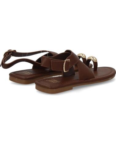 SANDALIAS PLANAS CON HEBILLA Y DEDO KK-1017 MUJER MARRÓN VARIOS COLORES