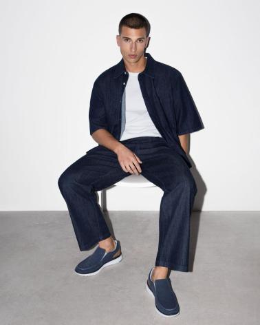 XTI ZAPATILLAS SLIP-ON XTI CON DETALLE EN CONTRASTE NAVY