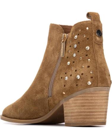 CARMELA BOTINES CARMELA DE PIEL CAMEL CON TACHUELAS CAMEL