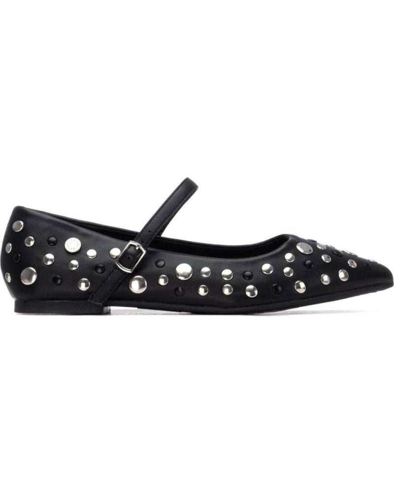 REFRESH BAILARINAS NEGRAS CON TACHUELAS Y CORREA NEGRO