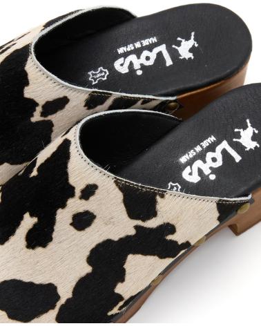 LOIS JEANS ZUECOS DE PELO DE VACA CON TACÓN DE MADERA ARENA