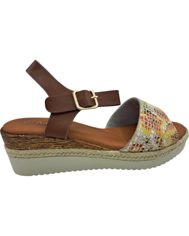 CALZADOMANIA SANDALIA CÓMODA DE CUÑA PARA MUJER CALZADOMANIA BEIGE