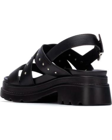 REFRESH SANDALIAS REFRESH 175156 CON TIRAS CRUZADAS Y TACHUELAS NEGRO