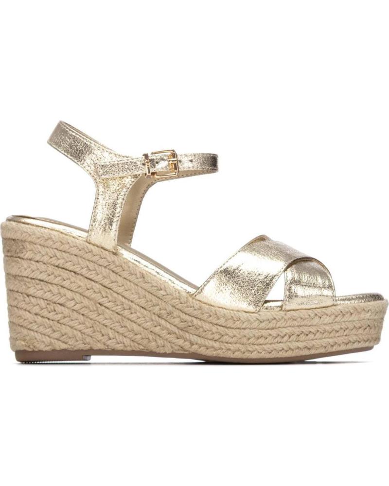 XTI SANDALIA CON CUNA Y PLATAFORMA MUJER 145328 COLOR ORO METAL