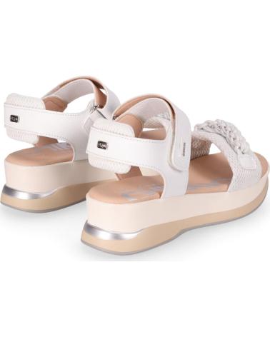 CHIKA10 SANDALIA AGORA 31 CON PLATAFORMA Y DETALLES DECORATIVOS BLANCO-WHITE