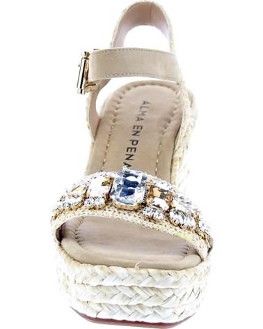 ALMA EN PENA SANDALIAS CON PLATAFORMA Y DETALLES DE PEDRERÍA MODELO V2651000 BEIGE