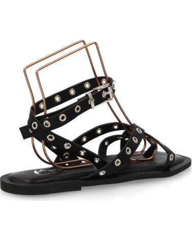 SPORT3PUNTO0 SANDALIA PLANA CON TACHUELAS Y HEBILLA AJUSTABLE VARIOS COLORES