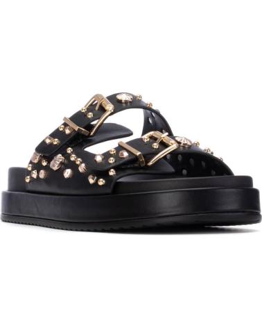 XTI SANDALIAS CON HEBILLAS Y TACHUELAS 130689 NEGRO