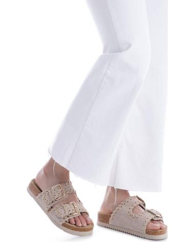 XTI SANDALIA PLANA XTI 145073 CON DOBLE HEBILLA BEIGE