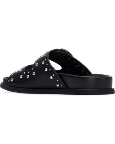 XTI SANDALIAS PLANAS CON HEBILLAS Y TACHUELAS NEGRO