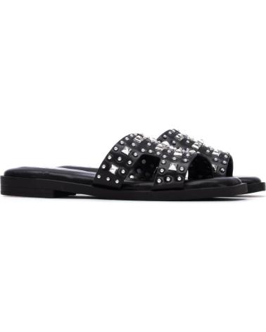 XTI SANDALIAS PLANAS CON TACHUELAS Y TIRAS CRUZADAS NEGRO