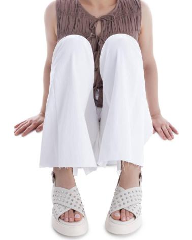 XTI SANDALIA XTI 145239 CON TIRAS CRUZADAS Y PLATAFORMA HIELO