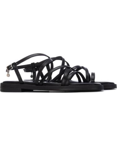 XTI SANDALIA PLANA DE TIRAS FINAS CON CIERRE DE HEBILLA NEGRO