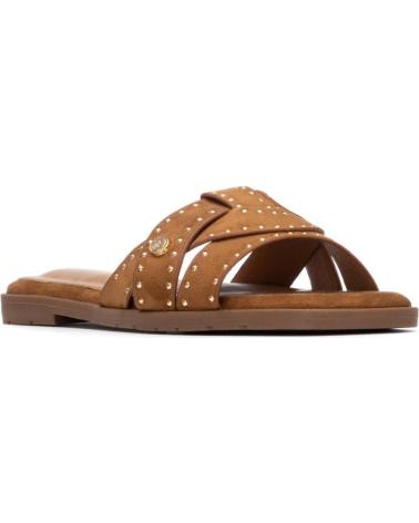 XTI FLAT SANDALS WITH CROSSOVER STRAPS AND STUDS CAMEL