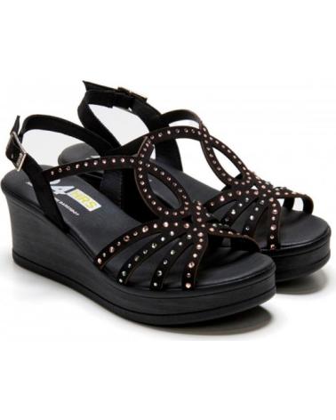 24 HORAS SANDALIA BAREFOOT 26792 CON TACHUELAS NEGRO