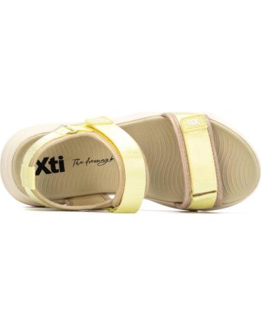 XTI SANDALIA DEPORTIVA CON CIERRE DE VELCRO XTI 145264 AMARILLO