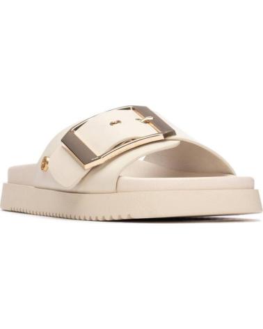XTI SANDALIA PLANA CON HEBILLA GRANDE BEIGE