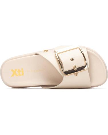 XTI SANDALIA PLANA CON HEBILLA GRANDE BEIGE