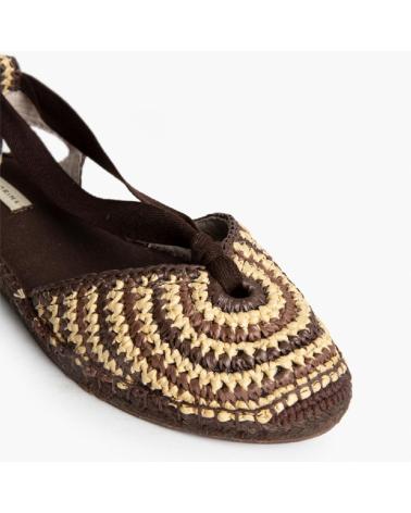 CORINA SANDALIA PLANA M6362 CON SUELA DE YUTE Y CIERRE DE CORDONES CAFE
