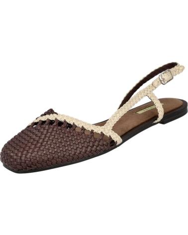 CORINA SANDALIA PLANA M6185 CON CORTE TRENZADO Y PUNTA CUADRADA CAFE