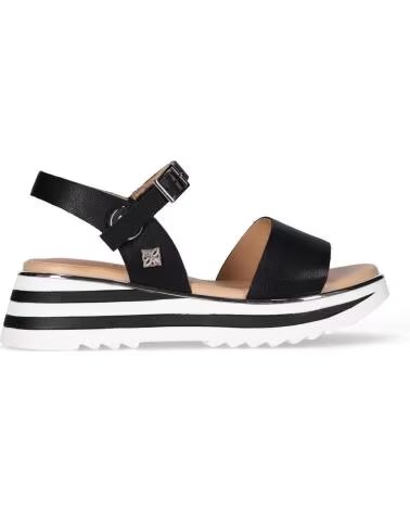 CHIKA10 SANDÁLIA DE PLATAFORMA GARDENIA COM FECHO DE FIVELA NEGRO-BLACK