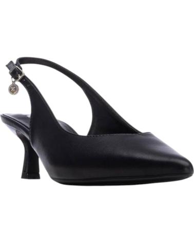 XTI SAPATO SLINGBACK COM SALTO KITTEN E BICO FINO NEGRO