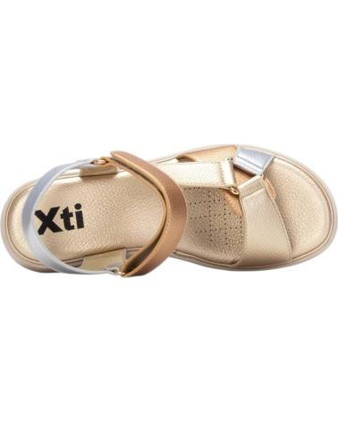 XTI SANDÁLIA PLATAFORMA COM TIRAS METALIZADAS E FECHO DE VELCRO ORO