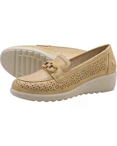AMARPIES MOCASSINS COM CUNHA E DETALHE DE CORRENTE CAMEL