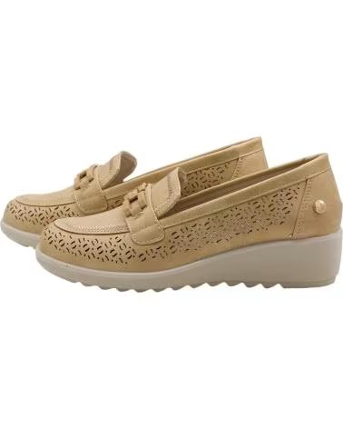 AMARPIES MOCASSINS COM CUNHA E DETALHE DE CORRENTE CAMEL