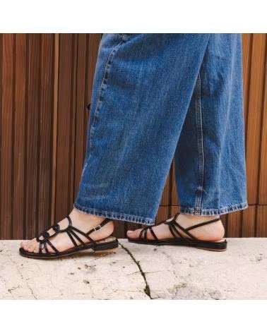 CHIKA10 SANDALIA PLANA PARA MUJER TROPIKANA 01 COLOR NEGRO