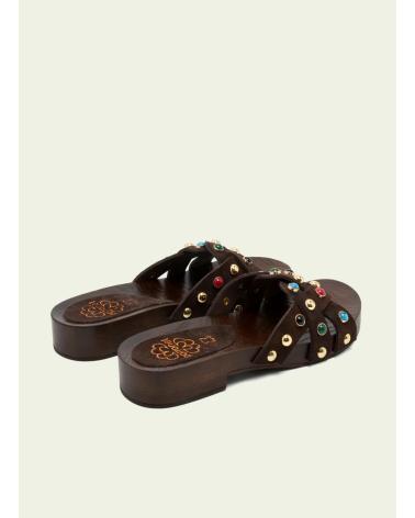 PORRONET SANDALIAS 3286 CON TACHUELAS EN MARRÓN MARRON