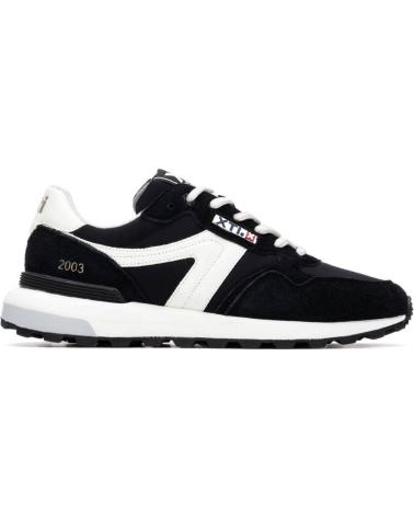 XTI ZAPATILLAS URBANAS 145721 EN NEGRO