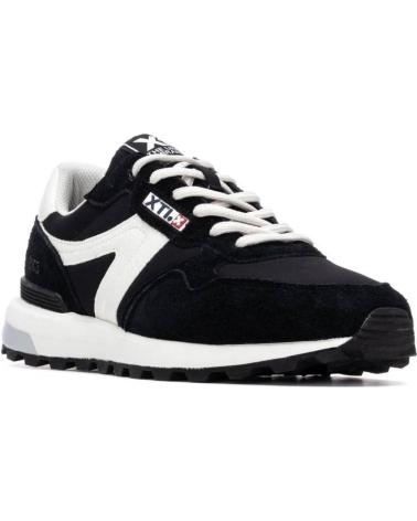 XTI ZAPATILLAS URBANAS 145721 EN NEGRO