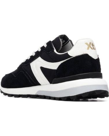 XTI ZAPATILLAS URBANAS 145721 EN NEGRO