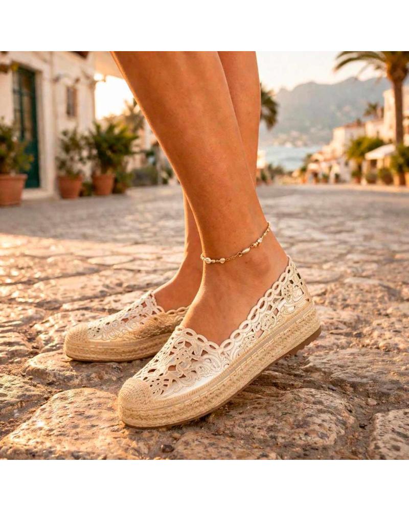 PINKDESERT ALPARGATAS PLANAS PERFORADAS MY10049 ORO