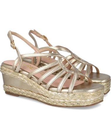 AZAREY SANDALIA 494L862 CON CUÑA Y TIRAS CRUZADAS EN ORO