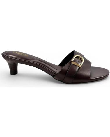TIMBOS ZUECO DE VESTIR CON TACÓN Y HEBILLA MARRóN