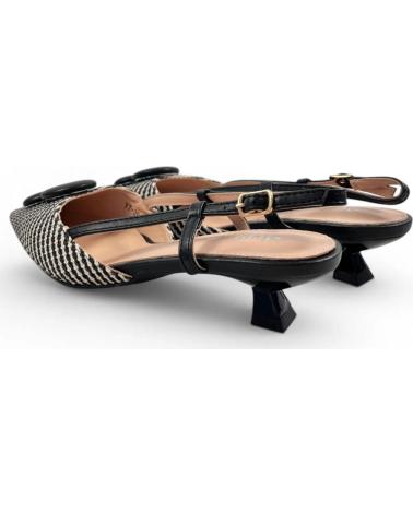 TIMBOS SANDALIA DE VESTIR CON TACÓN Y DETALLES NEGRO