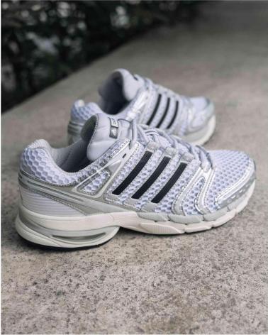 ADIDAS CALZADO EN COLOR PARA UNISEX PLATEADO