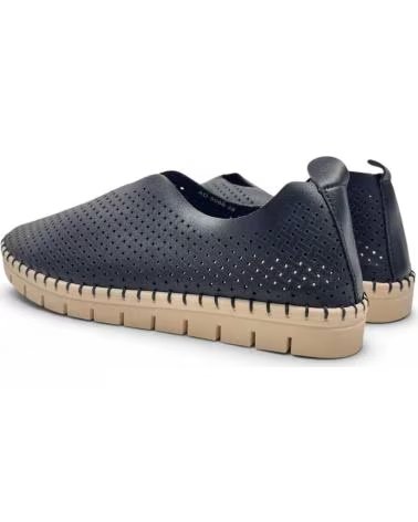 TIMBOS MOCASIN PICADO DE MUJER COLOR 133199 NEGRO