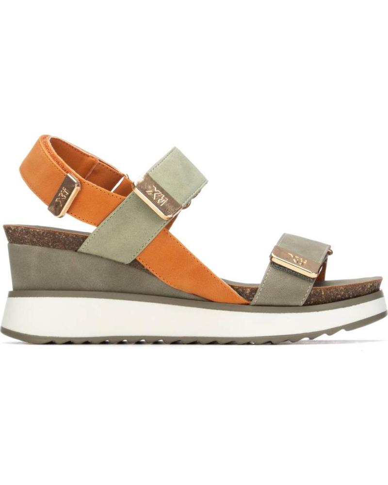 XTI SANDALIAS 142822 CON CUÑA VERDE