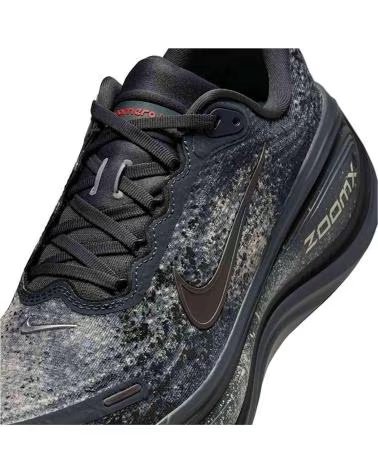 NIKE ZAPATILLAS DE RUNNING VOMERO PLUS ANTHRACITE EN NEGRO PARA HOMBRE