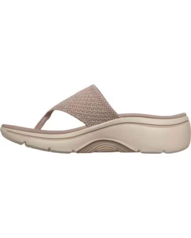 SKECHERS CHANCLAS GO WALK ARCH FIT 2 0 CARRIE EN BEIGE PARA MUJER