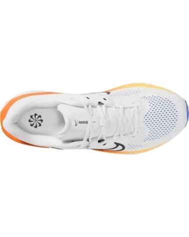 NIKE ZAPATILLAS DE RUNNING QUEST 6 EN BLANCO PARA HOMBRE WHITE